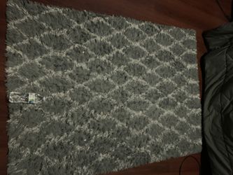 HUGE Floor rug (4ft by 6ft) 