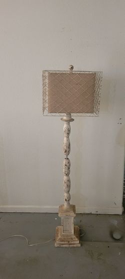 Collection Holcomb Floor Lamp