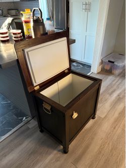 Cooler / Ice chest