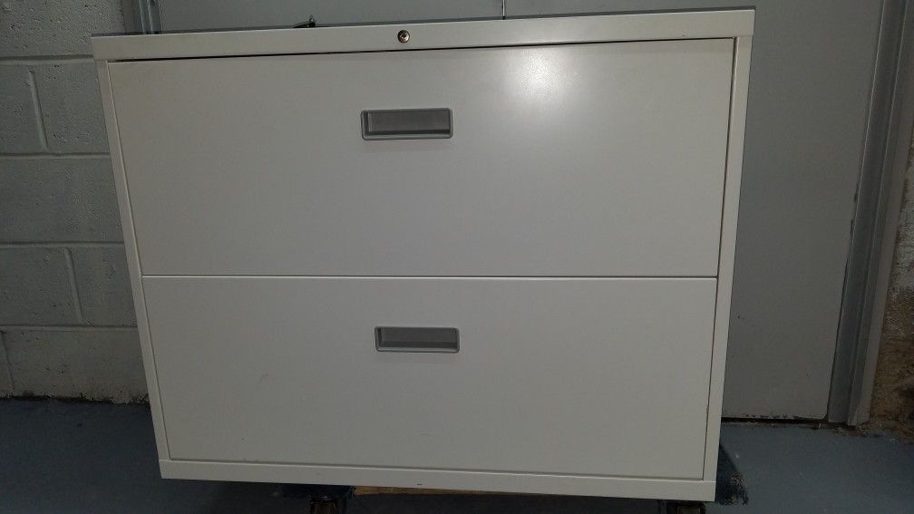 Lateral file cabinet