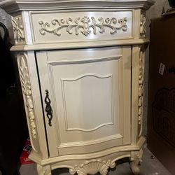 Bathroom Vanity With Quartz Countertop