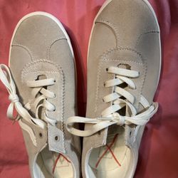 Nice Vans Suede Cream Colored Mens Low Sneakers 