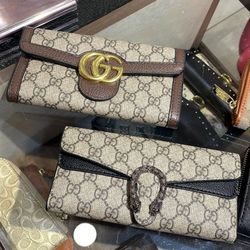 Wallet (New in Box)(firm on Price)(no Lower Price)(30$ For Each)