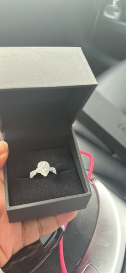 18kt White Gold & Diamonds 1.5 Carats