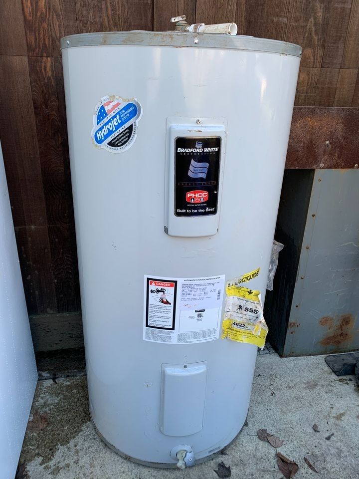 Refurbished 50 gal Gas Water Heater (includes installation