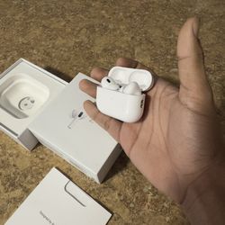 Open Box Apple Airpods Pro 2nd Generation 