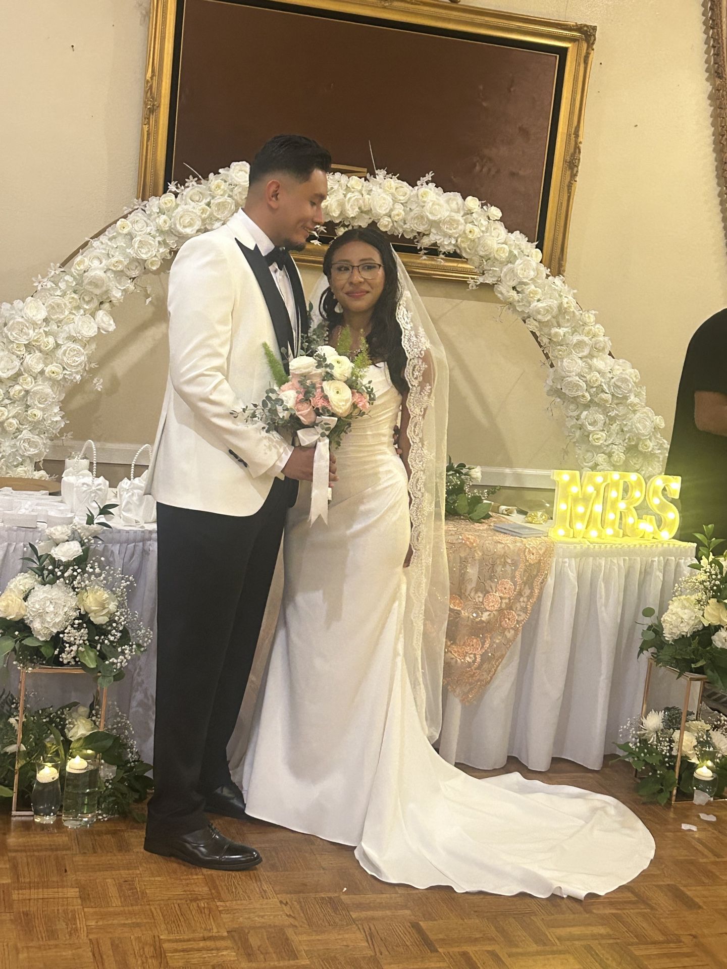 Wedding arch With Flowers 