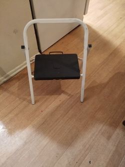 Folding stepping stole