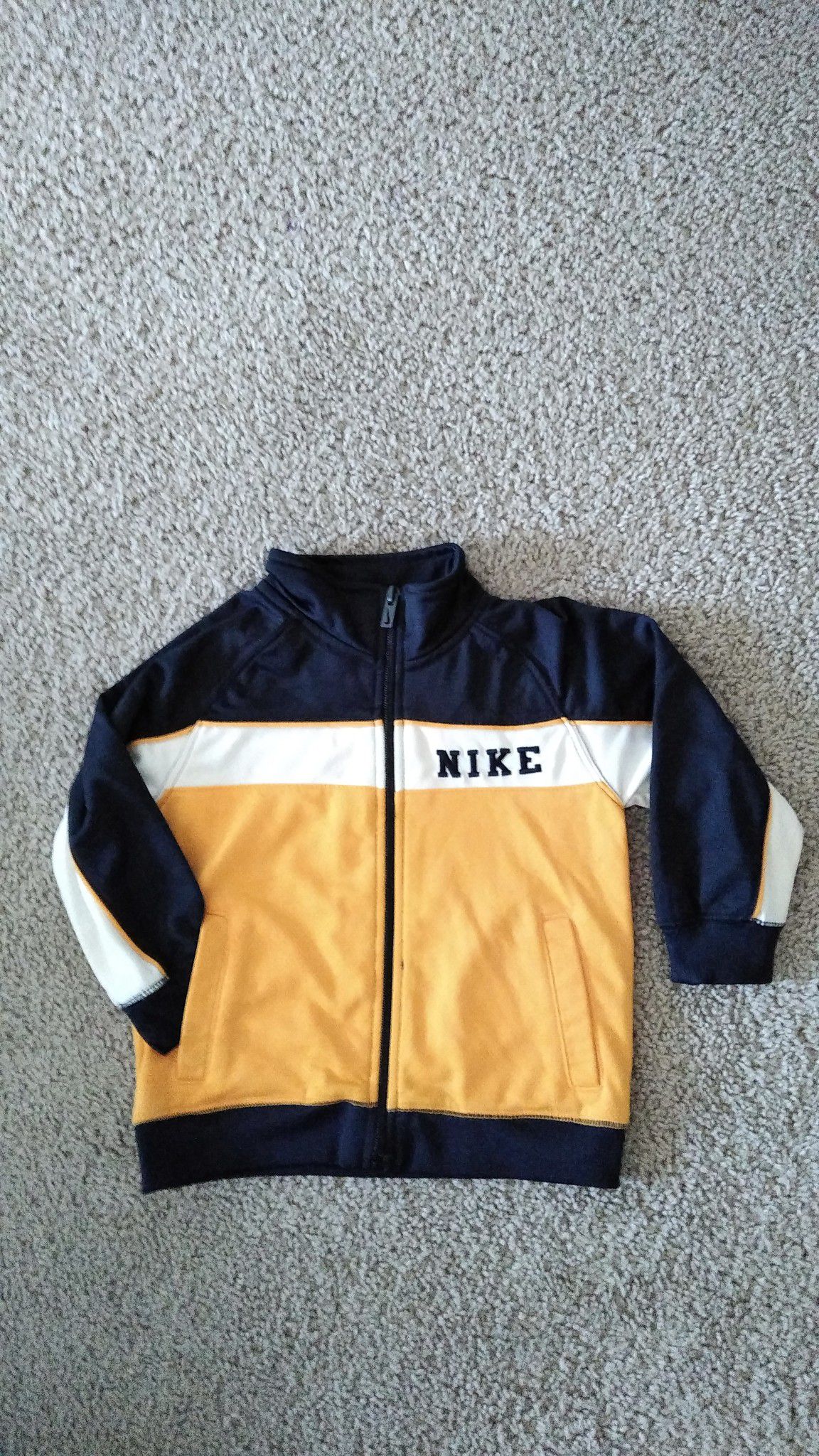 Beautiful Nike Jacket , toddler size 3 ( excellent condition )