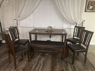 Table With 4 Chairs