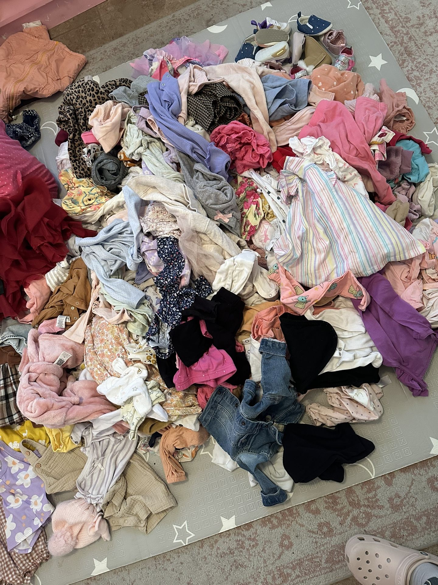 Tons Of Baby Girl Clothes Lightly Used