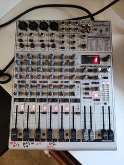 Behringer mixer ub1204fx
