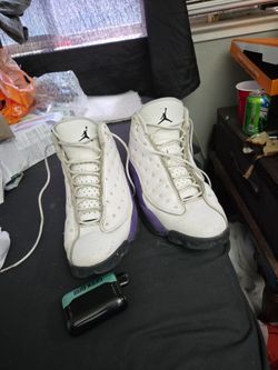 Jordan 13's size 10