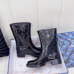 LV Drops Flat Half Boot 👢 