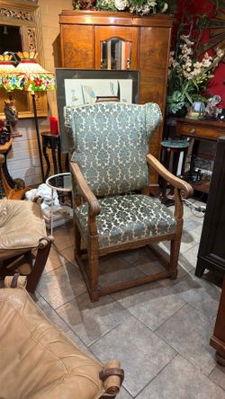 Primitive beautiful Club Chair