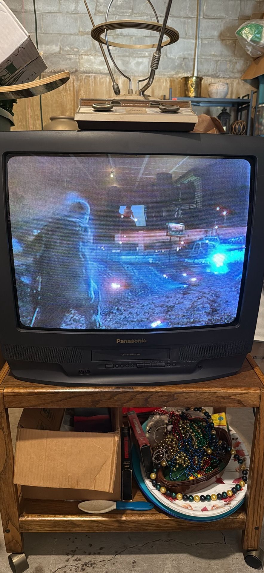 Vintage Panasonic 20-25 in TV with VCR