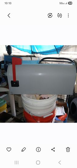 Steel Gray Mailbox w/removable magnetic cover