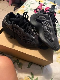 Yeezy 700 V3