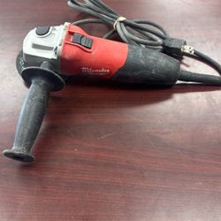 Milwaukee 4-1/2” Grinder 6130-33