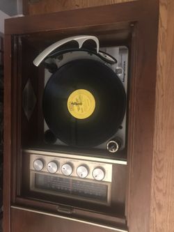 Micromatic Magnavox Record Player