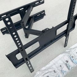 New In Box $25 Full Motion 32-55” TV Wall Mount Bracket Dual Arms Swivel Tilts Max 99lbs