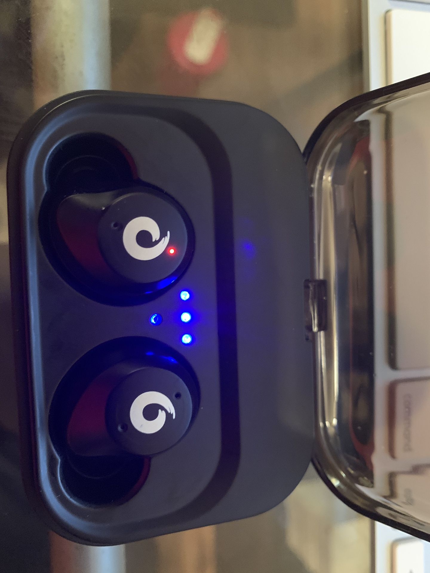 iKanzi Wireless Earbuds with charging case
