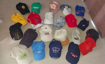 Set of 21 baseball hats