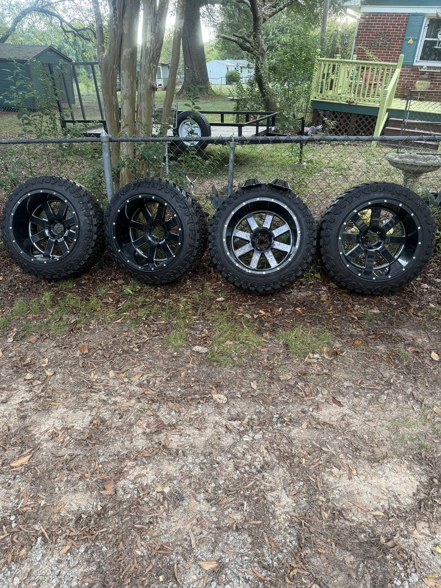 22x14 Moto Metal Off-Road Wheels w/ NEW 35X12.50R22 MT 6x5.5 Chevy/Toyota