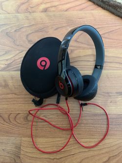Beats with wire in excellent condition