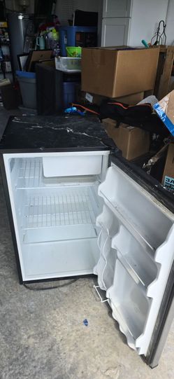 Mini fridge