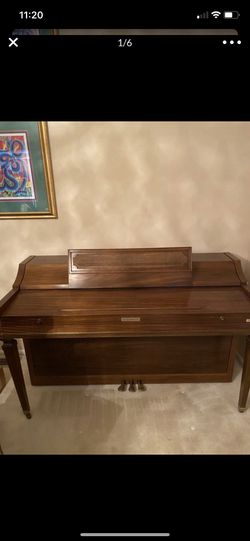 Beautiful Baldwin piano with stool