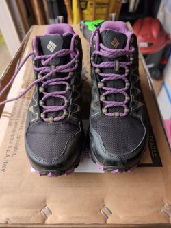 Columbia Women's Wayfinder Mid Outdry Hiking Boots - Size 7 - Purple