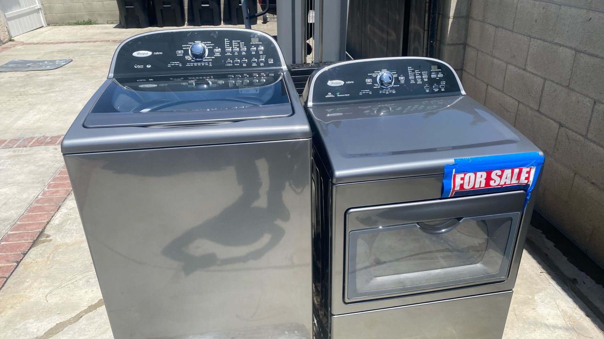 Whirlpool water and dryer gas in very good condition. You’re old.