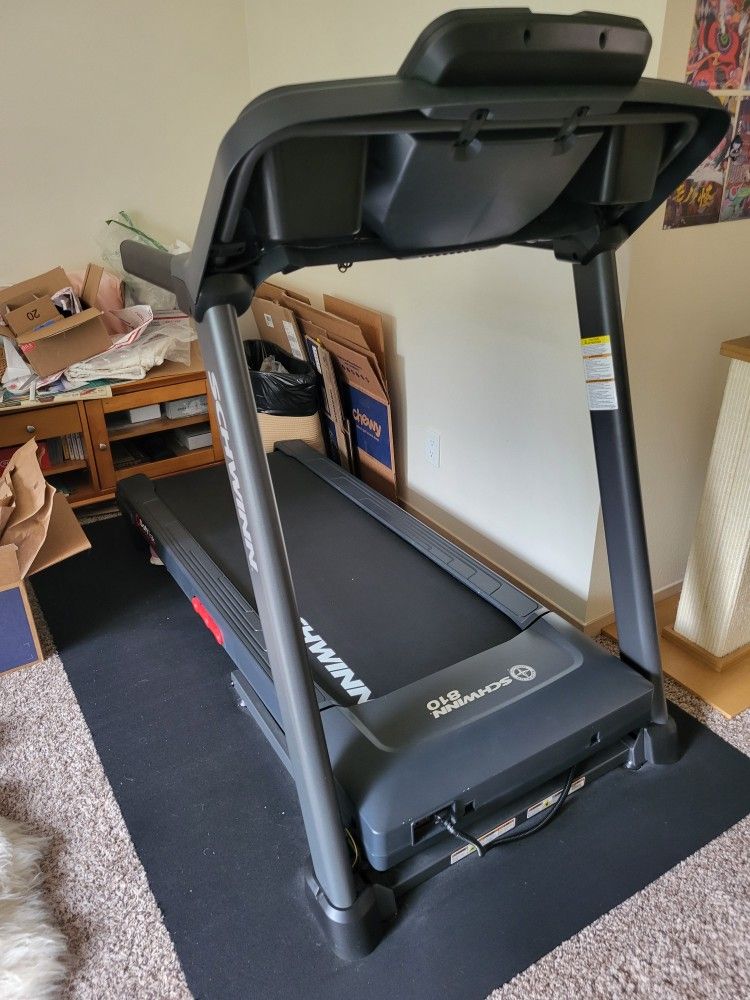 Schwinn 810 Treadmill