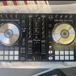 Pioneer DJ DDJ-SR 2-Channel Performance Controller Black 