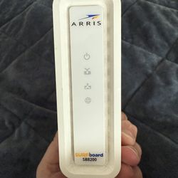 Cable Modem / Arris Surfboard SB8200