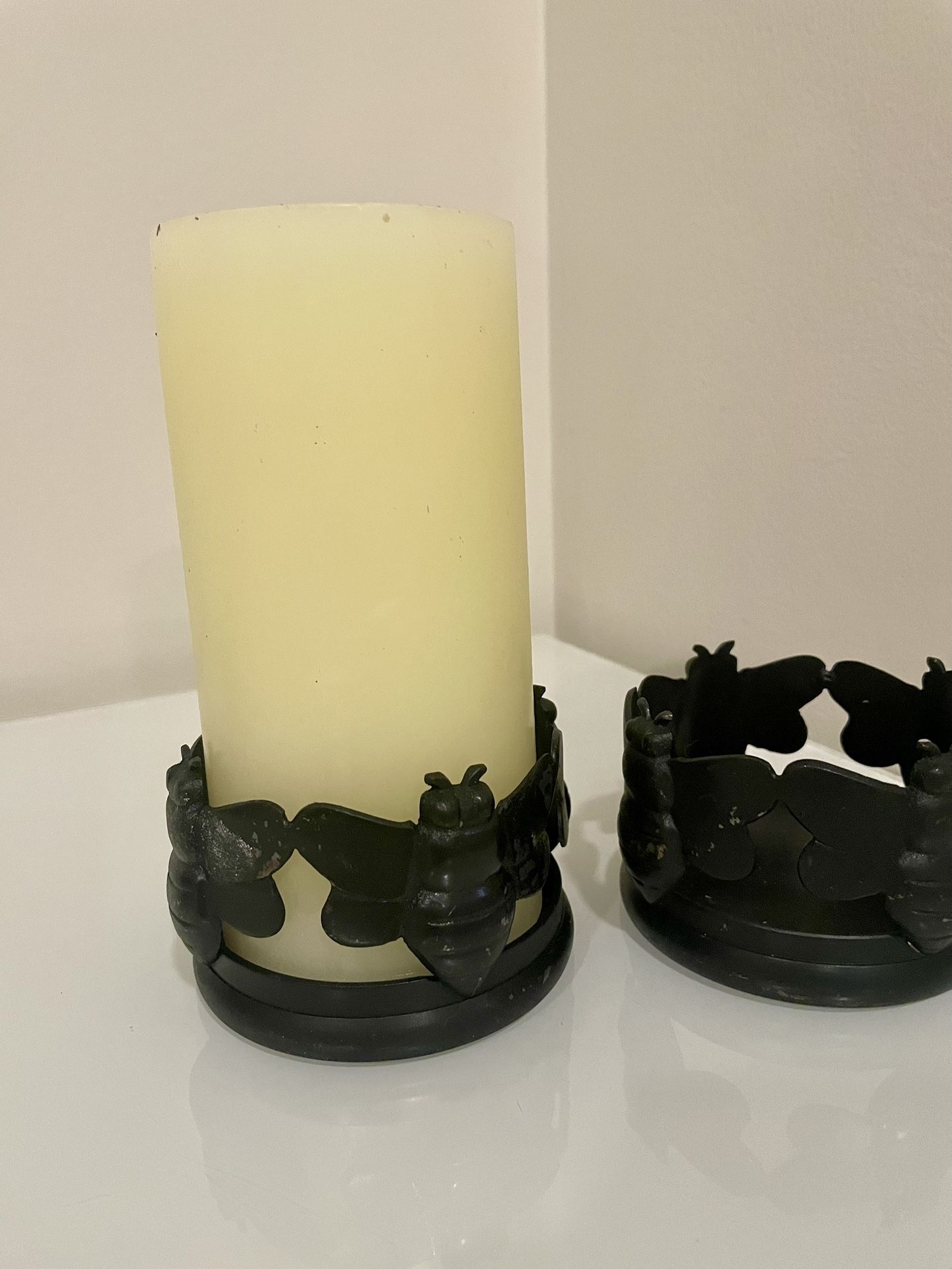 Cute Bee Metal Metal Candle Holders