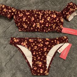 Xhilaration Juniors Size XS 2-Piece Swimsuit Off The Shoulder Arms Bandeau Bikini Top, Removable Cups & Extra Cheeky Bikini Bottom, Burgundy Floral