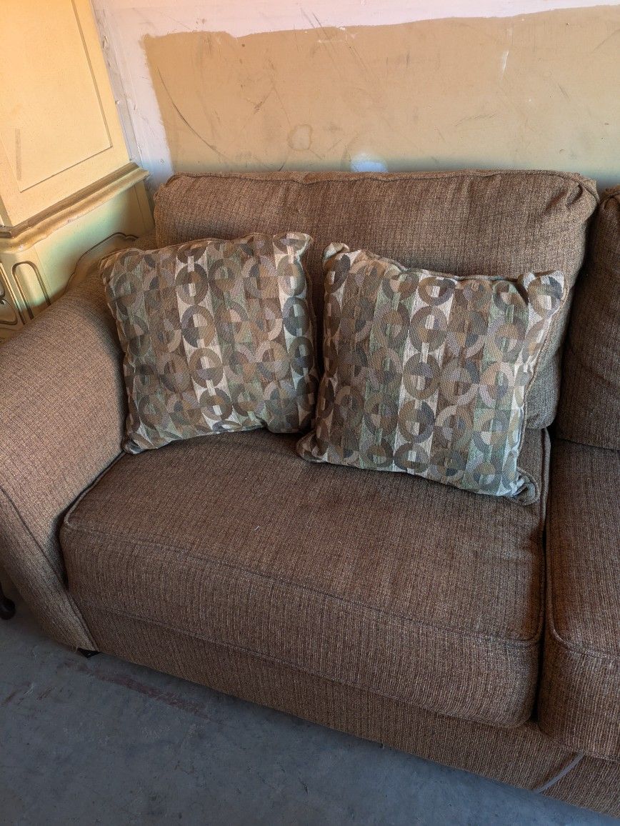 Ring & Furniture