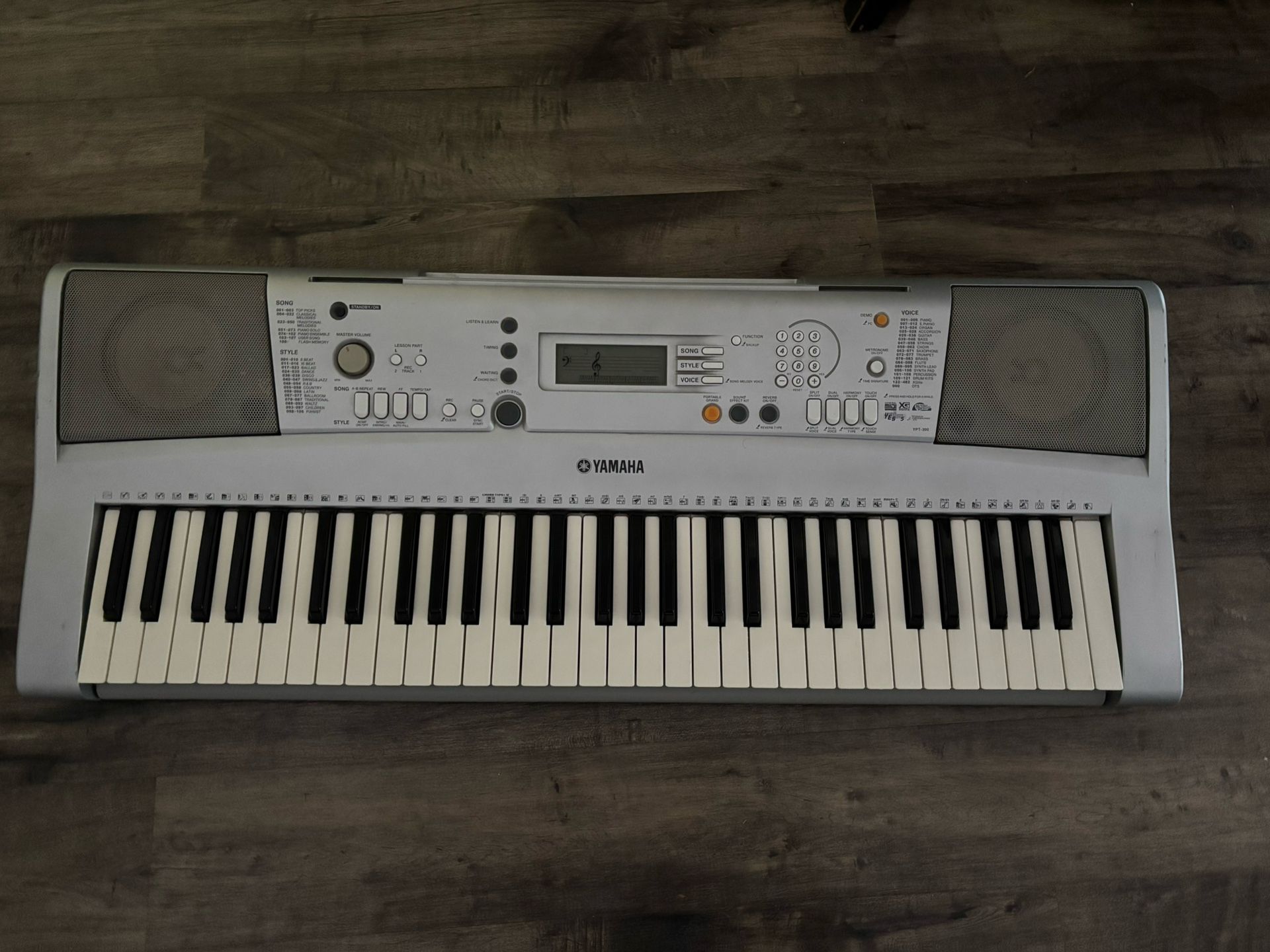 Yamaha Piano Keyboard YPT-300, 61 keys