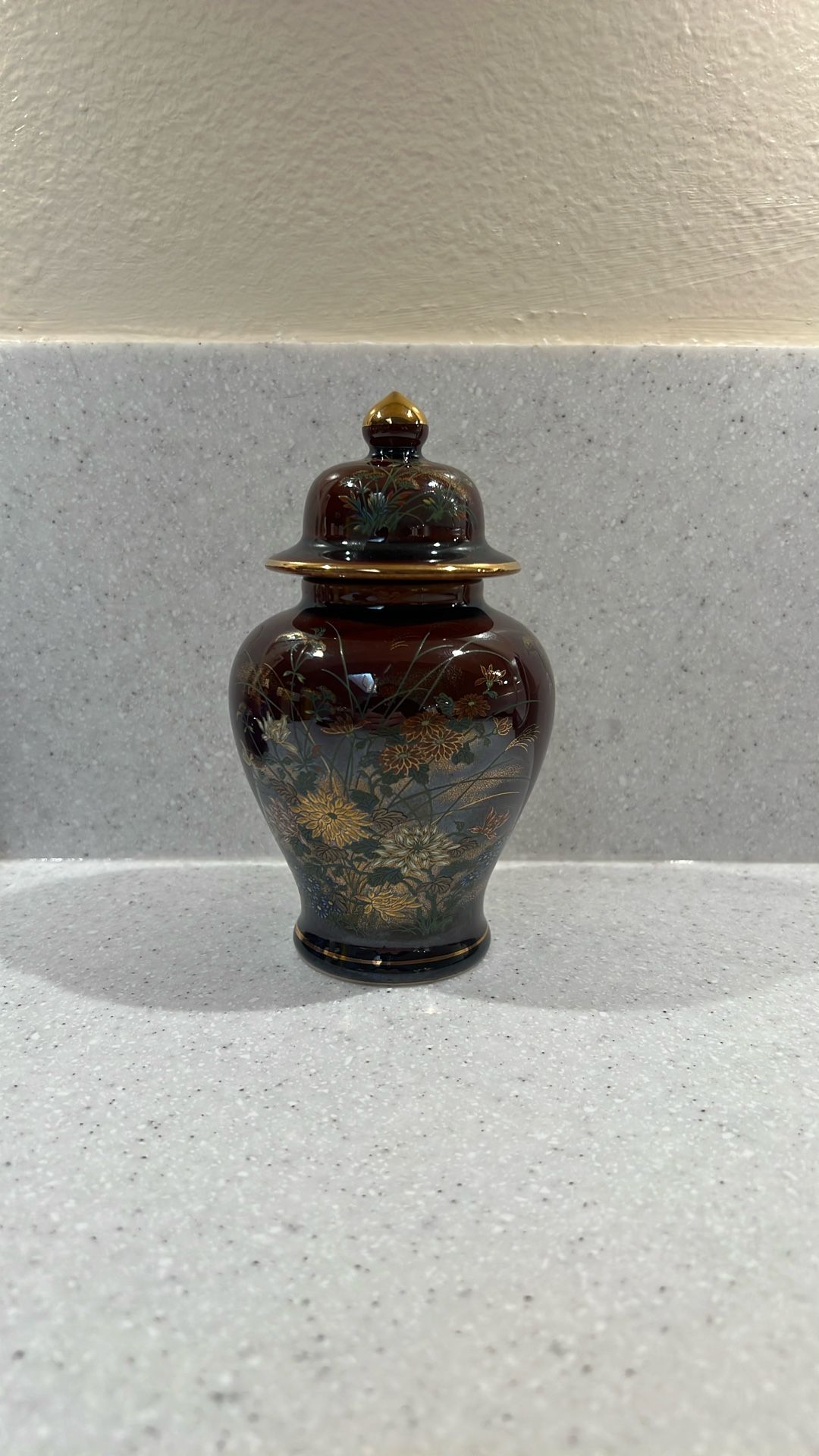 Vintage Chrysanthemum Brown Oriental Vase Urn Ginger Jar Gold Floral Birds