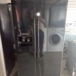 Black Whirlpool Refrigerator And Freezer