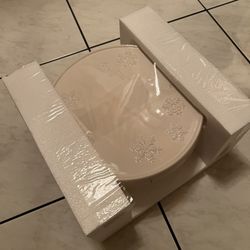 BRAND NEW Snowflake Winter Cake Cupcake Stand 