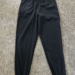 Lululemon Black Joggers Sz 6