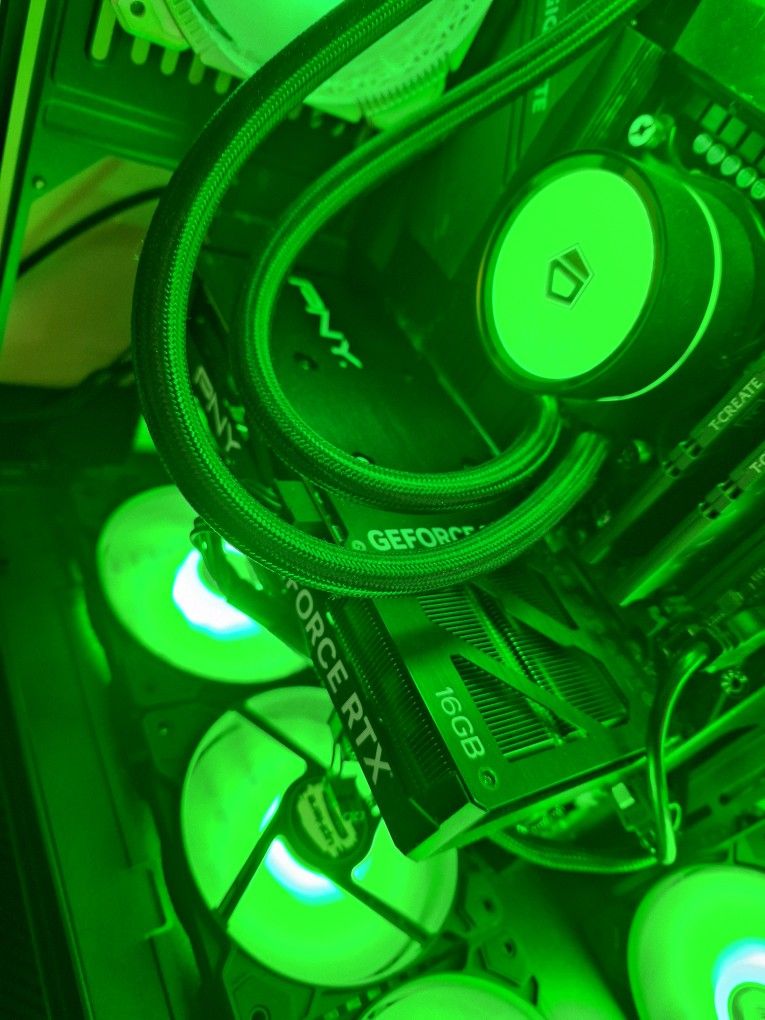 High End Gaming Pc Set Up 