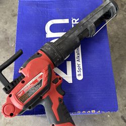 Milwaukee M12 Caulking gun