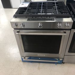 Kitchenaid Slide In Convection Stove (warranty Included) 