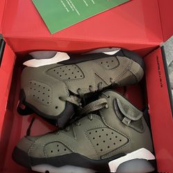 KIDS TRAVIS SCOTT JORDAN 6 SIZE 12c 