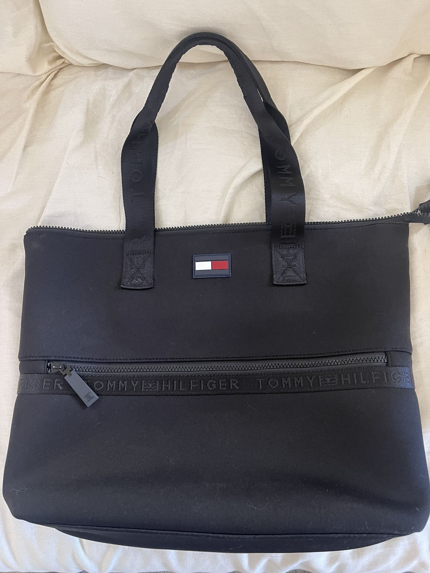 NEW Tommy Hilfiger Tote - Available Scripps Ranch