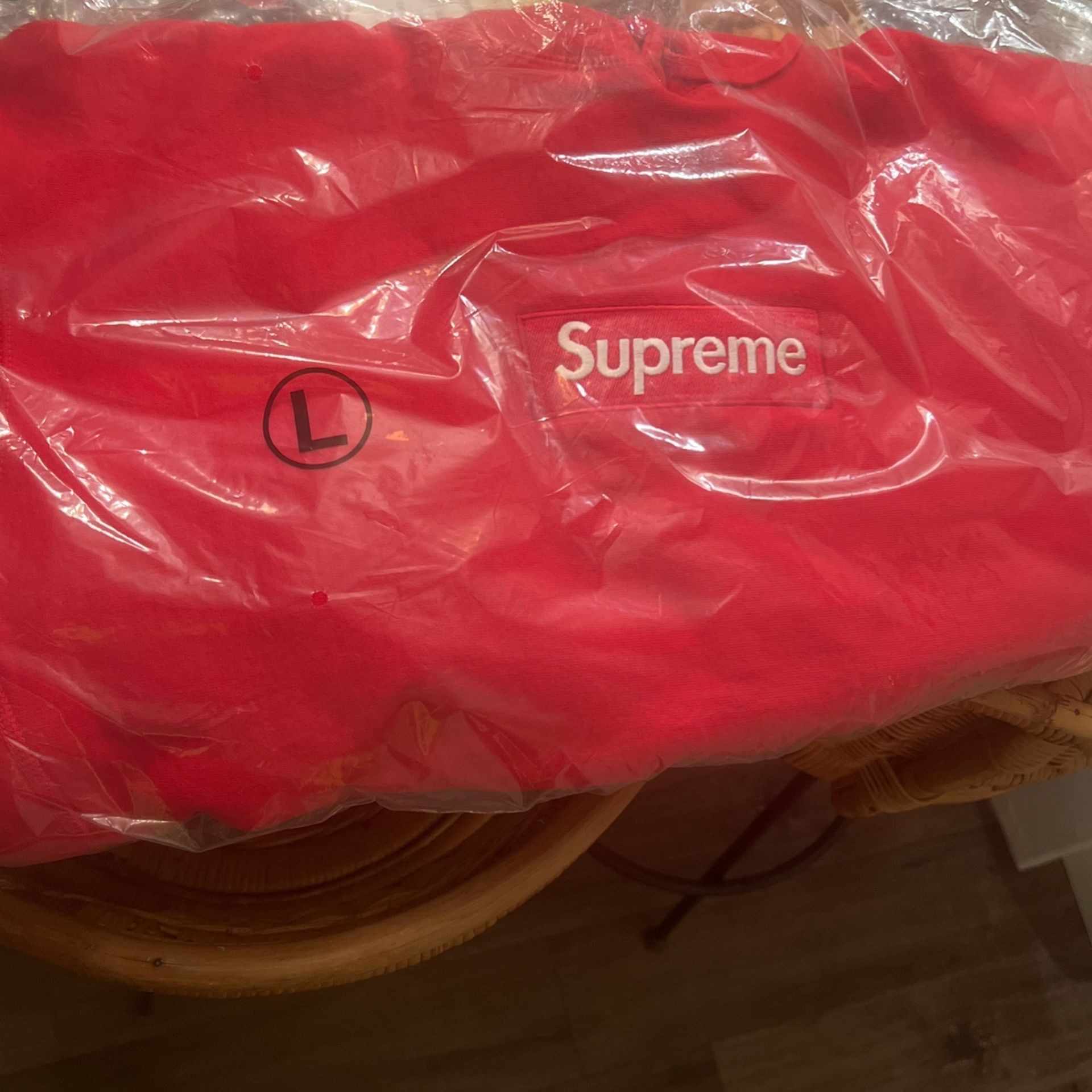 FW23 Supreme Red Box Logo hoodie.